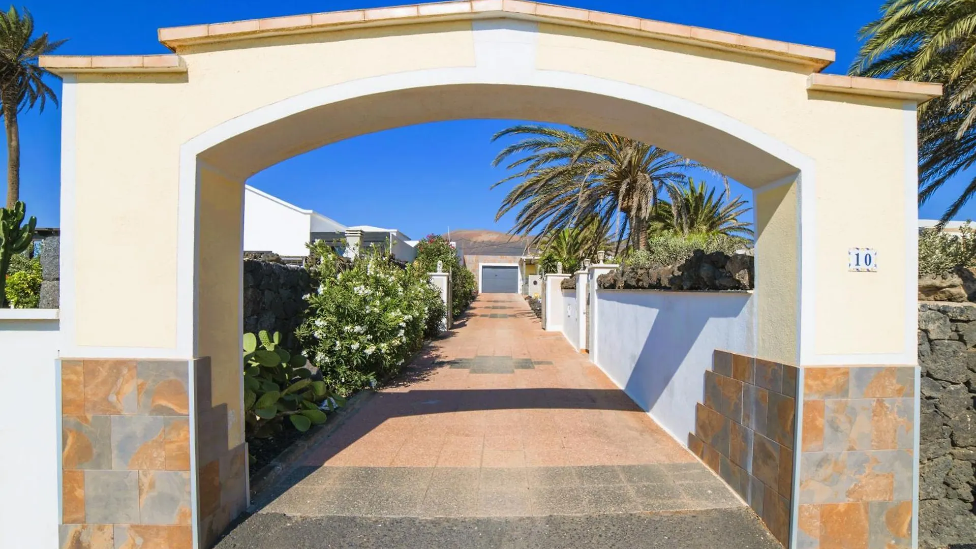 Madora Villa - Private Pool, Amazing Garden, Sea View & Quiet Location La Asomada  Hiszpania