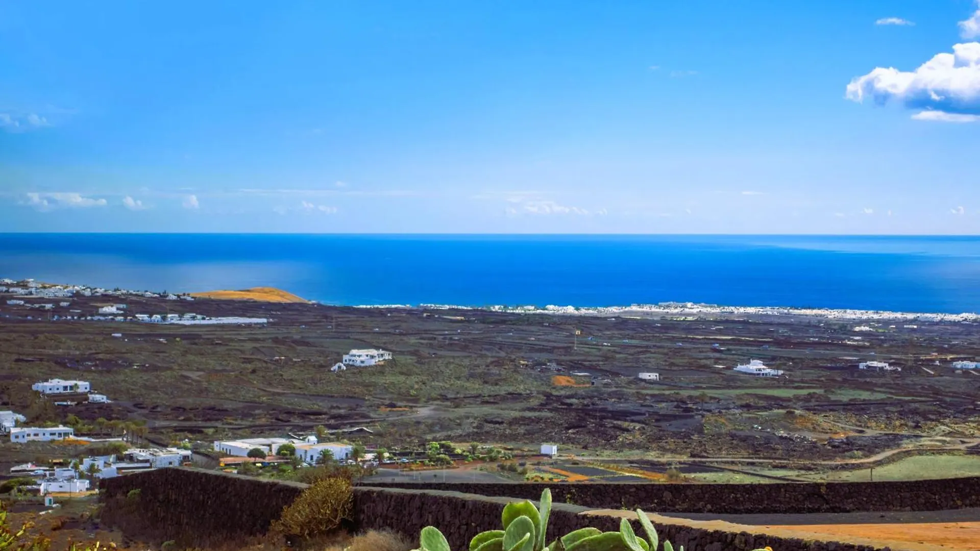 Madora Villa - Private Pool, Amazing Garden, Sea View & Quiet Location La Asomada   La Asomada (Lanzarote)