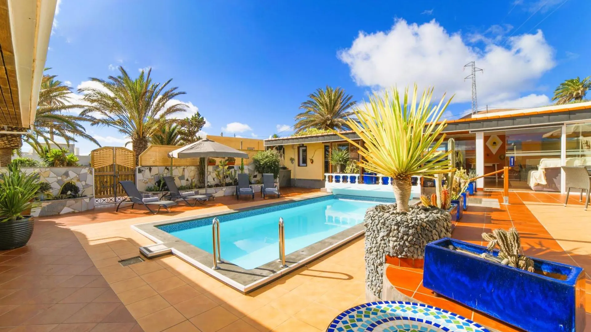 Madora Villa - Private Pool, Amazing Garden, Sea View & Quiet Location La Asomada  0*, La Asomada (Lanzarote) Hiszpania
