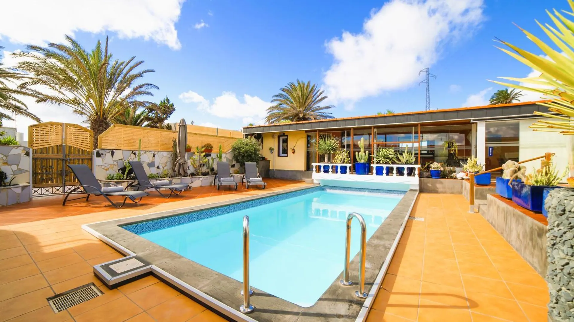 Madora Villa - Private Pool, Amazing Garden, Sea View & Quiet Location La Asomada